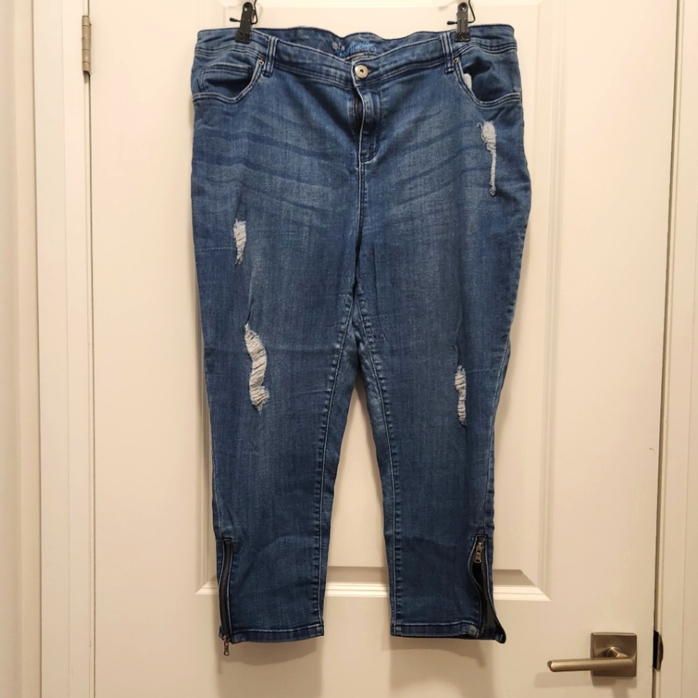 Cropped Distressed Skinny Jeans with Zipper Detail